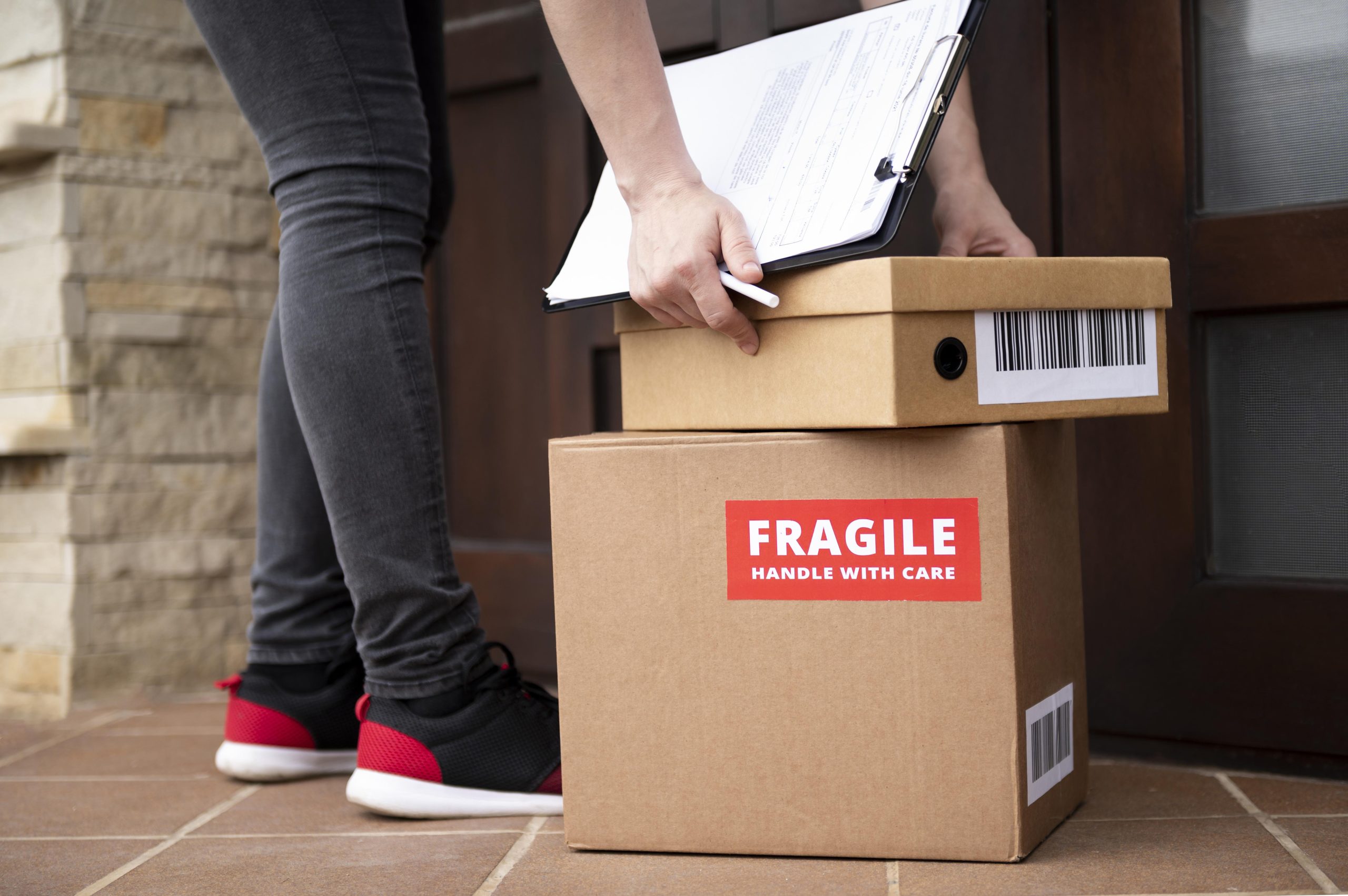 self-storage-fragile-box