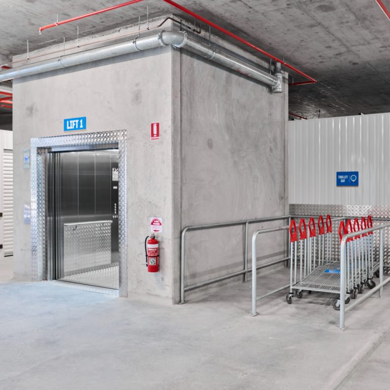 berrinba lift access and trollies